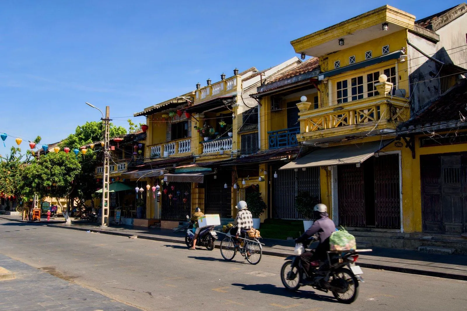 Yellow houses and lanterns of Hoi An ancient town