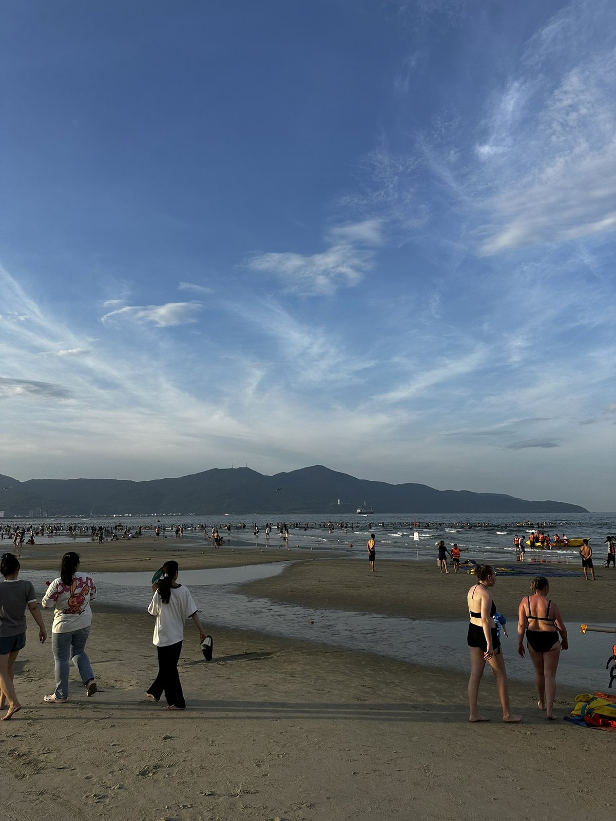 Ukrainians Living in Vietnam 2026: Visa, Cost and Da Nang