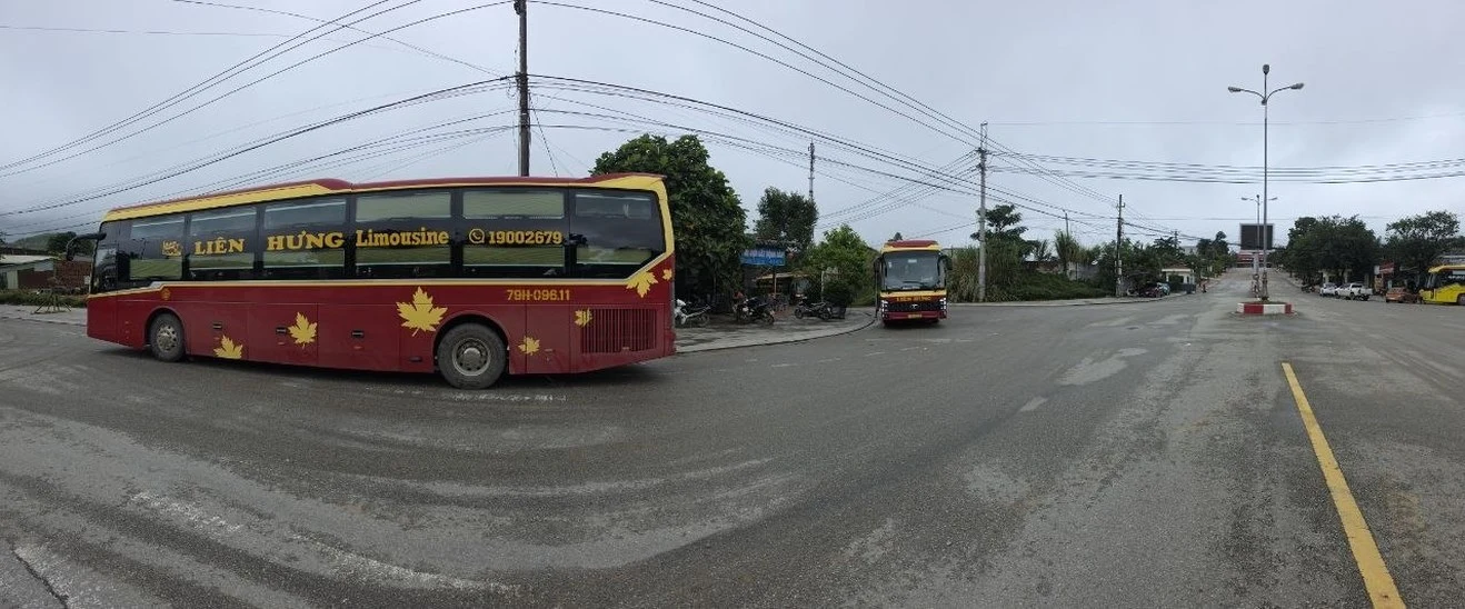 Border crossing point with Lien Hung buses used for Vietnam visa runs